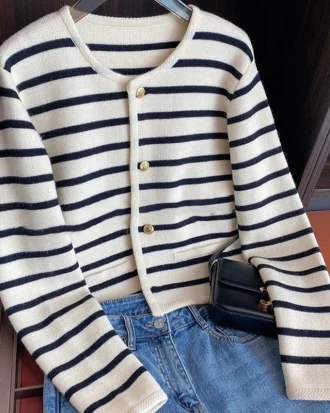 Korean Fashion Sweater Cardigan White Black Striped Knitted Sweater Women Short Cardigan Long Sleeve Cardigan Female 2025 Winter