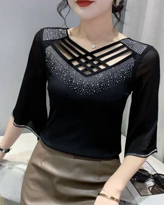 #6991 Flare Three Quarter Sleeve T Shirt Women V-neck Hollow Out Diamonds Sexy Tee Shirt Femme Black Red Women T-shirt Summer
